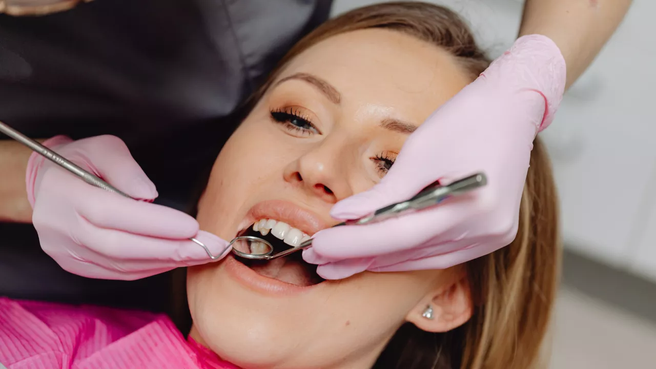 How Much Is a Dental Cleaning Without Insurance